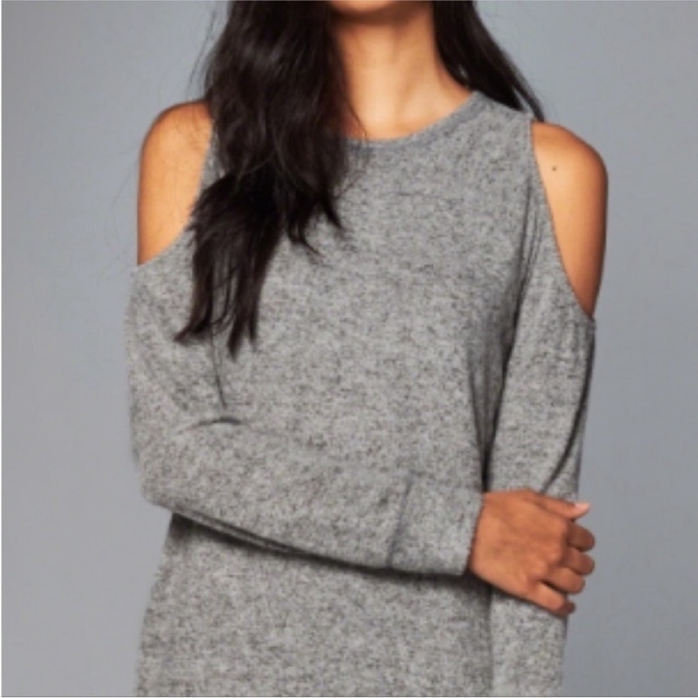 Abercrombie and Fitch Cold Shoulder Long Sleeve Top Women’s Heather Gray Size M